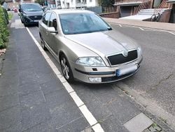 Gold Gebraucht 2005 Skoda Octavia Ambiente Limousine | 2.399 € (Fairer Preis)