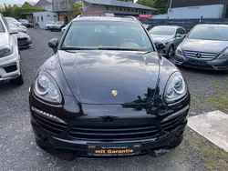 Tiefschwarzmetallic Gebraucht 2011 Porsche Cayenne SUV | 17.399 € (Fairer Preis)
