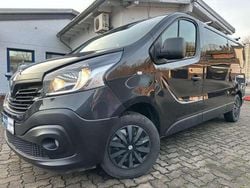 Schwarz Gebraucht 2018 Renault Trafic Expression Van / Kleinbus | 15.949 € (Superpreis)