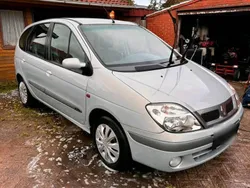 Grau Gebraucht 2003 Renault Scénic Van / Kleinbus | 2.350 €