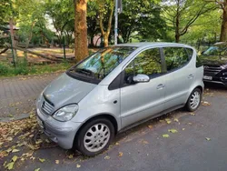 Silber Gebraucht 2004 Mercedes A140 Classic Van / Kleinbus | 2.999 € (Teuer)