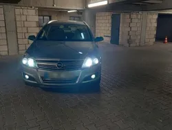 Silber Gebraucht 2008 Opel Astra Kombi | 3.500 € (Etwas zu teuer)