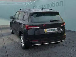 Schwarz Gebraucht 2024 Skoda Karoq SportLine SUV | 33.450 € (Fairer Preis)