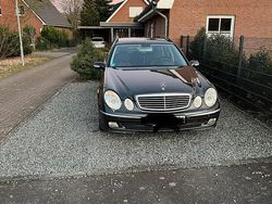 Grau Gebraucht 2004 Mercedes E320 Kombi | 3.299 € (Etwas zu teuer)