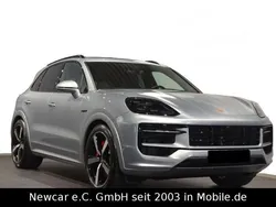 Silber Neu 2025 Porsche Cayenne S E-Hybrid SUV | 147.548 €