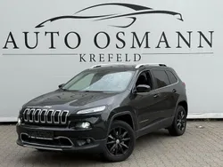 Schwarz Gebraucht 2016 Jeep Cherokee SUV | 11.950 € (Guter Preis)