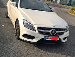 Weiß Gebraucht 2017 Mercedes CLS400 AMG line Limousine | 30.100 € (Fairer Preis)