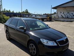 Schwarz Gebraucht 2009 Skoda Octavia Kombi | 2.950 € (Teuer)