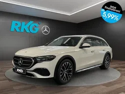 Weiß Gebraucht 2024 Mercedes E300 Avantgarde Limousine | 59.780 € (Etwas zu teuer)