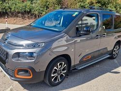 Grau Gebraucht 2023 Citroën Berlingo XTR Van / Kleinbus | 26.500 € (Etwas zu teuer)