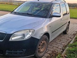 Silber Gebraucht 2008 Skoda Roomster Van / Kleinbus | 1.000 €