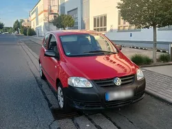 Rot Gebraucht 2011 VW Fox Kleinwagen | 2.500 € (Etwas zu teuer)