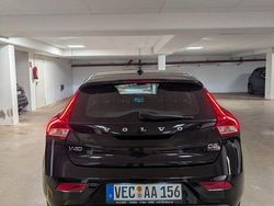 Schwarz Gebraucht 2016 Volvo V40 Momentum Limousine | 12.300 € (Superpreis)