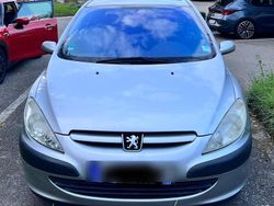 Silber Gebraucht 2001 Peugeot 307 Limousine | 1.980 € (Etwas zu teuer)