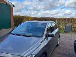 Grau Gebraucht 2016 Mercedes B180 Van / Kleinbus | 11.900 € (Guter Preis)