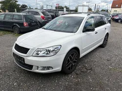 Weiß Gebraucht 2012 Skoda Octavia Fun Limousine | 3.590 € (Fairer Preis)