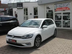 Weiß Gebraucht 2018 VW Golf VII Join Limousine | 16.990 € (Etwas zu teuer)
