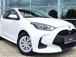 Schneeweiß Gebraucht 2025 Toyota Yaris Hybrid Business Edition Kleinwagen | 21.980 € (Guter Preis)