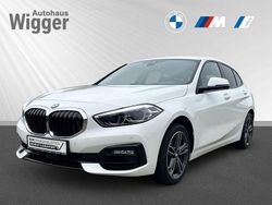 Weiss Gebraucht 2021 BMW 116 Sport Line Kleinwagen | 22.400 € (Etwas zu teuer)