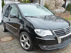 Schwarz Gebraucht 2010 VW Touran Highline Van / Kleinbus | 3.450 € (Superpreis)
