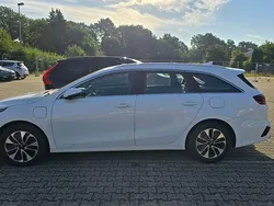 Weiß Gebraucht 2022 Kia Ceed Sportswagon Kombi | 22.300 € (Fairer Preis)