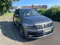 Grau Gebraucht 2019 VW Tiguan R-line SUV | 32.490 € (Fairer Preis)