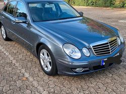 Grau Gebraucht 2007 Mercedes E200 Avantgarde Limousine | 7.990 € (Teuer)