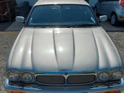 Silber Gebraucht 1998 Jaguar XJR Limousine | 7.900 €
