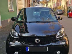 Schwarz Gebraucht 2017 Smart ForTwo Coupé Edition Blackbuster Coupé | 8.500 € (Fairer Preis)