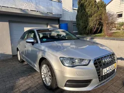 Silber Gebraucht 2014 Audi A3 Ambiente Limousine | 12.900 € (Fairer Preis)