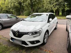 Weiß Gebraucht 2018 Renault Mégane IV Kombi | 7.500 €