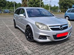 Silber Gebraucht 2007 Opel Vectra Kombi | 4.900 €