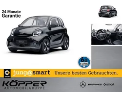 Schwarz Gebraucht 2023 Smart ForTwo Electric Drive Exclusive Kleinwagen | 16.450 € (Fairer Preis)