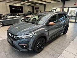 Grau Gebraucht 2023 Dacia Jogger Extreme Van / Kleinbus | 20.900 € (Guter Preis)