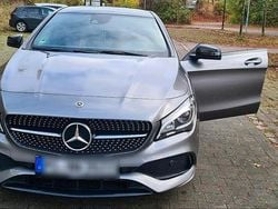 Grau Gebraucht 2018 Mercedes CLA250 AMG line Limousine | 22.599 € (Etwas zu teuer)