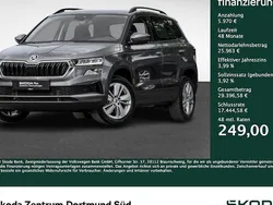 Grau Gebraucht 2024 Skoda Karoq Selection SUV | 31.933 € (Fairer Preis)