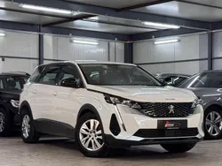 Grau Gebraucht 2021 Peugeot 5008 Active Van / Kleinbus | 19.890 € (Fairer Preis)