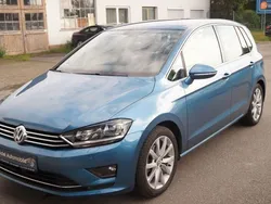 Blau Gebraucht 2017 VW Golf Sportsvan Highline Van / Kleinbus | 15.700 € (Fairer Preis)
