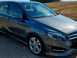 Grau Gebraucht 2018 Mercedes B200 Style Van / Kleinbus | 14.900 € (Guter Preis)