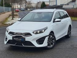 Weiß Gebraucht 2022 Kia Ceed Sportswagon Vision Kombi | 18.949 € (Guter Preis)