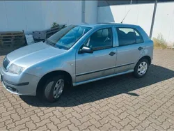 Silber Gebraucht 2006 Skoda Fabia Kleinwagen | 2.000 € (Etwas zu teuer)