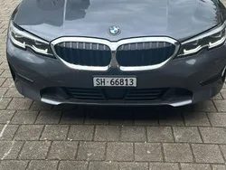 Grau Gebraucht 2021 BMW 320 Advantage Kombi | 18.900 € (Fairer Preis)