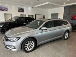 Silber Gebraucht 2022 VW Passat Limousine | 19.485 € (Fairer Preis)