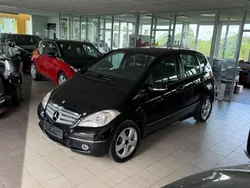 Kosmosschwarz metalliclack Gebraucht 2011 Mercedes A180 Limousine | 6.499 € (Etwas zu teuer)