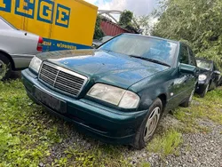 Grün Gebraucht 1998 Mercedes C180 Classic Limousine | 2.500 € (Guter Preis)