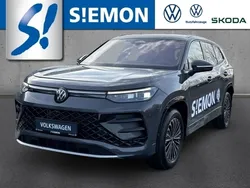 Grau Gebraucht 2024 VW Tayron R-line SUV | 69.895 €