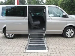 Sandbeige Gebraucht 2015 VW T5 Comfortline Van | 25.980 € (Teuer)