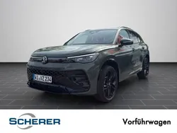 Cipressinogrün metallic (metallic) Gebraucht 2025 VW Tiguan R-line SUV | 54.880 € (Guter Preis)