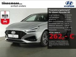 Shimmering silver Gebraucht 2024 Hyundai i30 Advantage Limousine | 22.674 € (Fairer Preis)