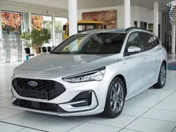 Silber Gebraucht 2023 Ford Focus ST-Line Limousine | 21.980 € (Superpreis)